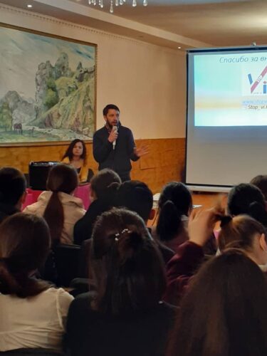Общественный Фонд "StopVi" провел семинар для учащихся Новопокровской СШ №1 семинар на тему: "StopVi - остановим насилие вместе!"